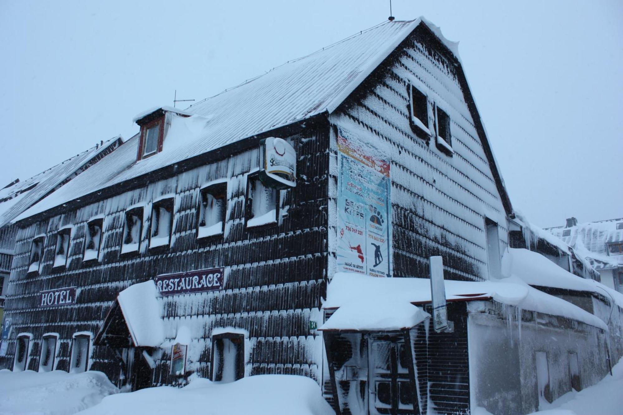 Hotel Penzion Pinokio Boží Dar Exterior foto